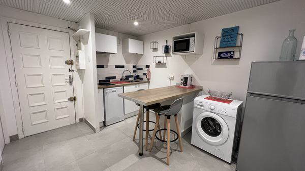 Photo 1: Entrée et Cuisine