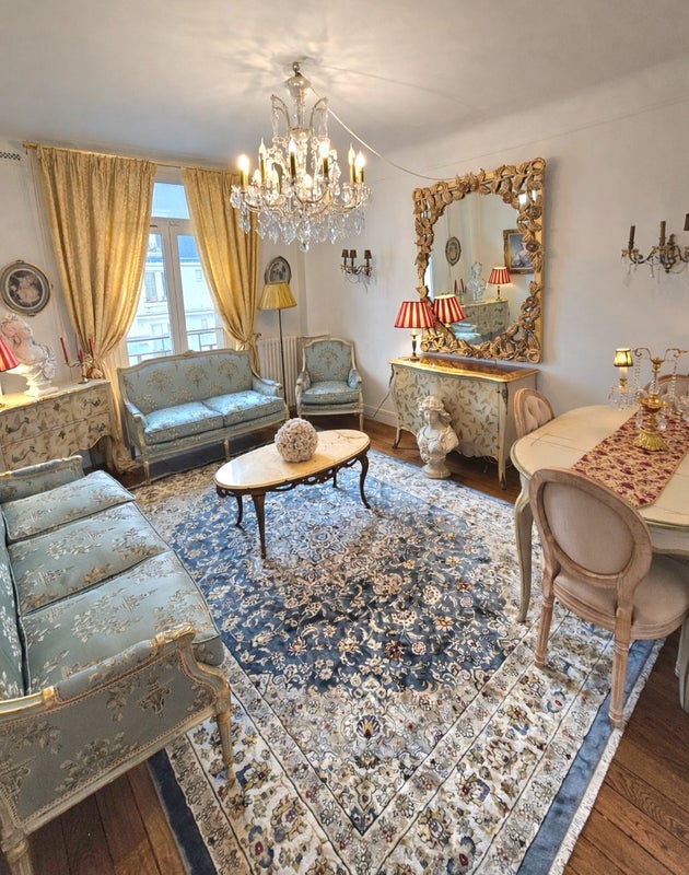 Photo 1: Salon cosy vue sur la Tour Eiffel