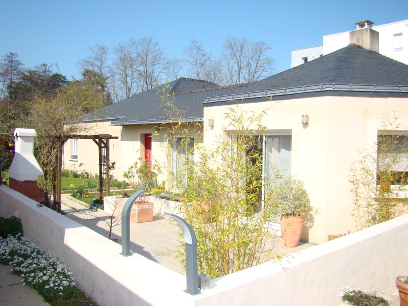 Photo 1: Mauson avec terrasse
