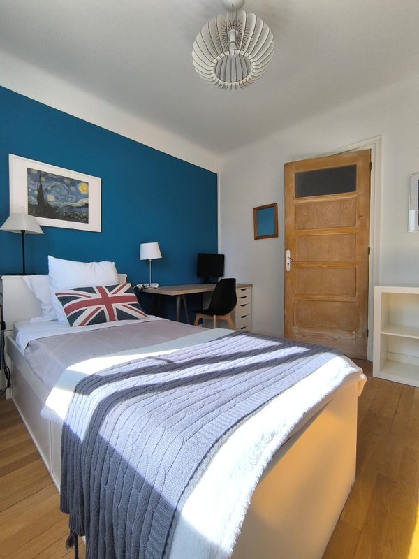 Photo 1: Chambre meublée