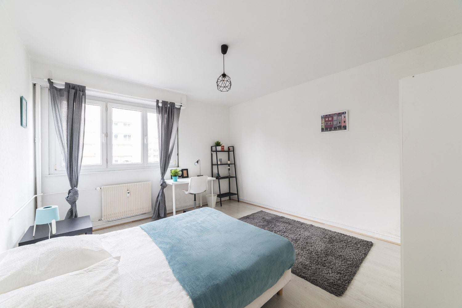 Grande chambre chaleureuse – 16m² Photo principale