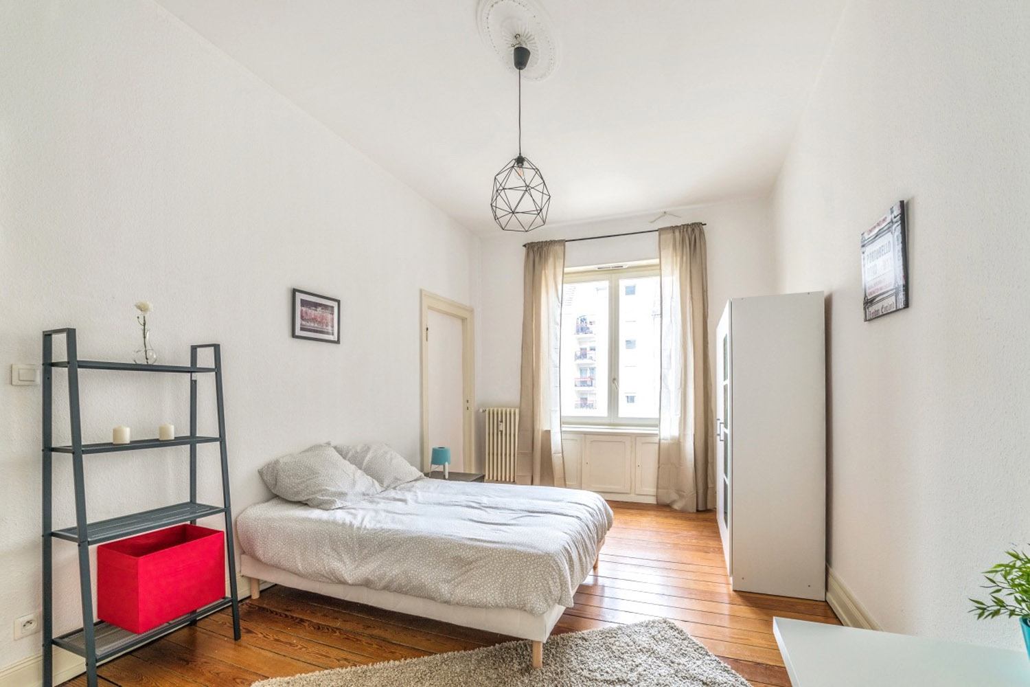 Grande chambre lumineuse Photo principale