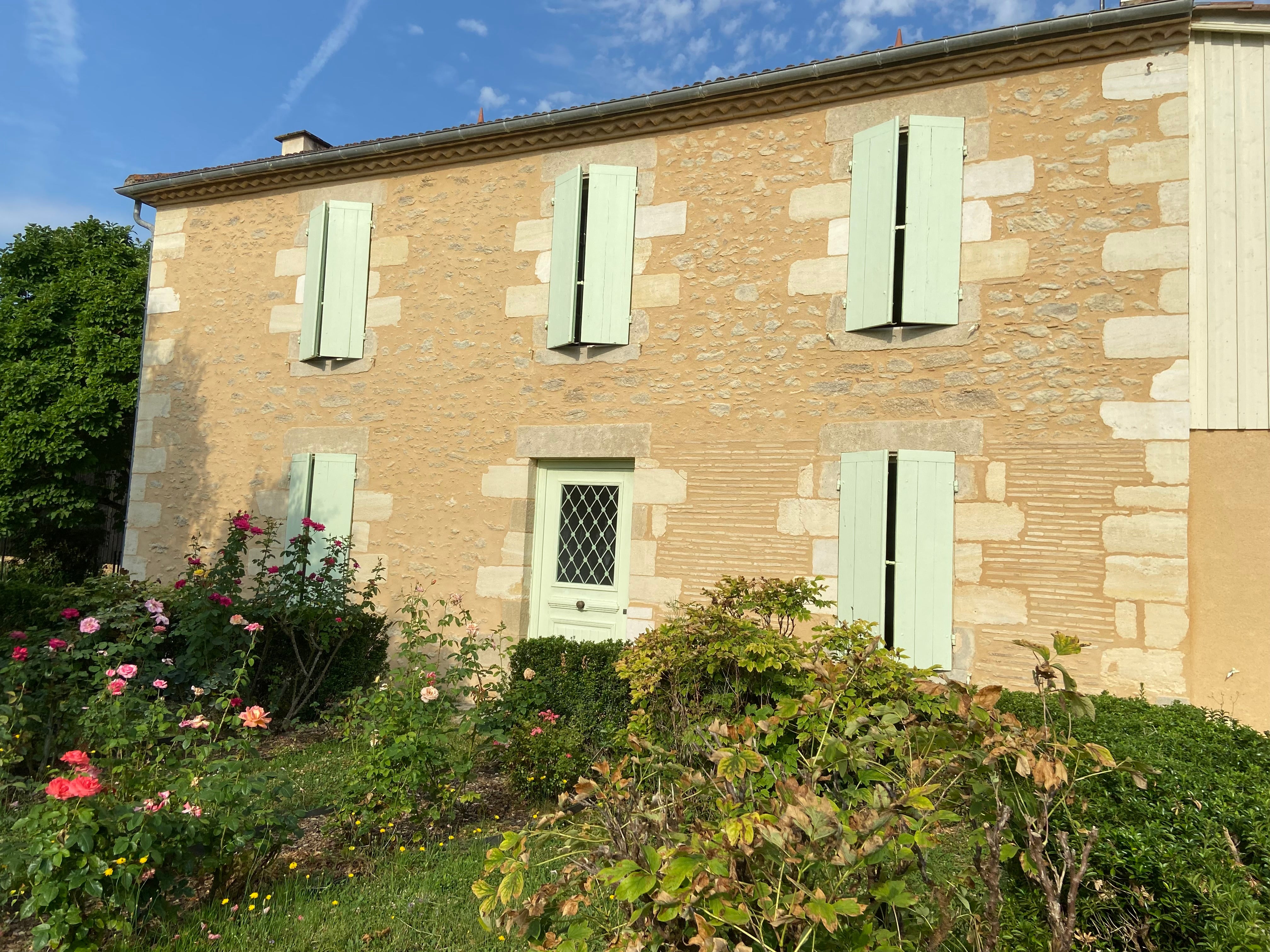 Maison  à côté d une ferme bio . Photo principale