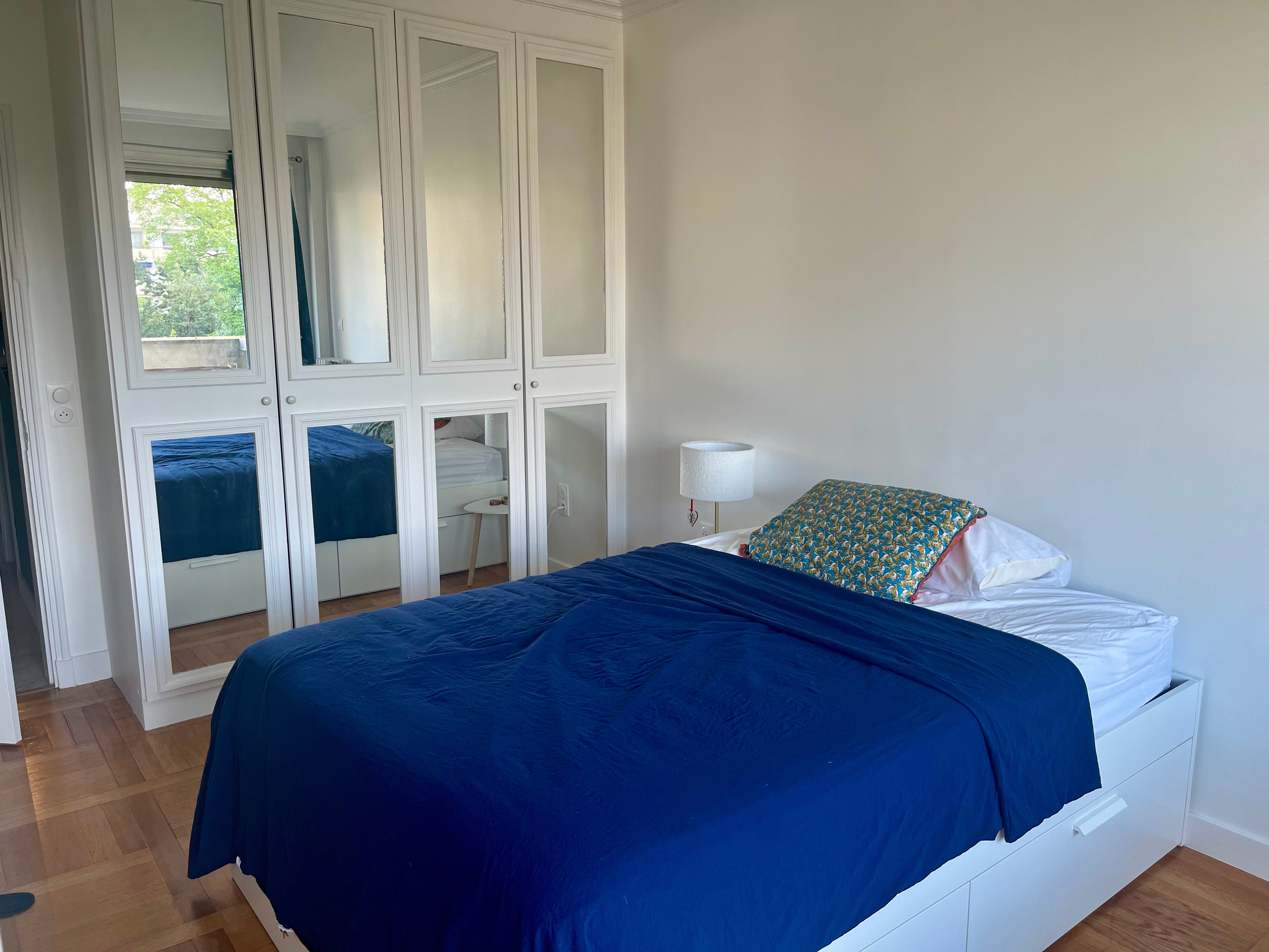 Chambre spacieuse dans appartement lumineux Photo principale